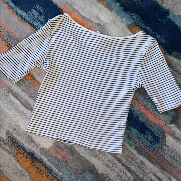 Divided Top - Picture 2 of 7